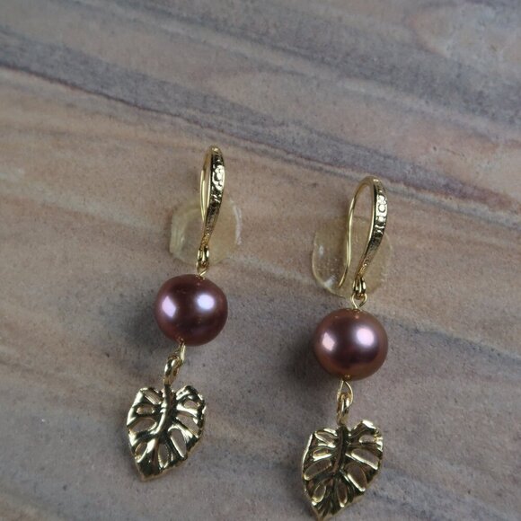 🌸Purple Edison Pearl Earrings🌸 - Picture 4 of 5